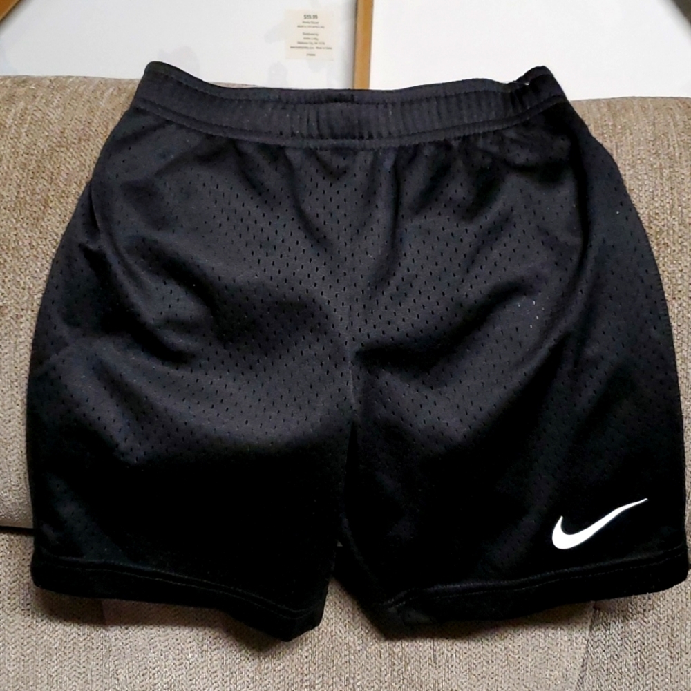 Nike Boys mesh shorts Size 6